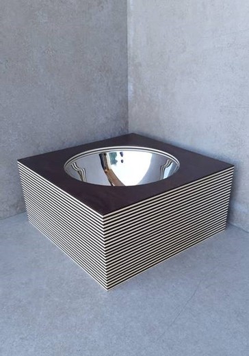 Lavabo sobre encimera inox y madera, de Vitra OBS531