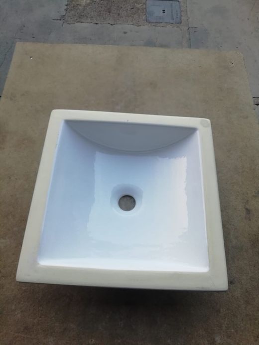 Lavabo cuadrado de bajo encimera, AQ10 de Vitra VITAQ1018
