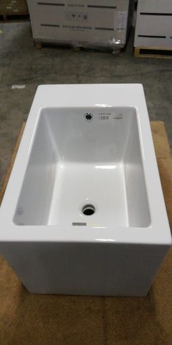 Lavabo mural cube, Verso by Catalano