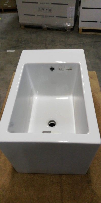 Lavabo mural cube, Verso by Catalano