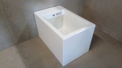 Lavabo mural cube, Verso by Catalano