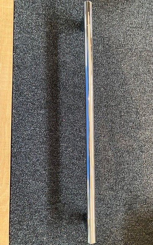 Toallero de barra fija cromado 60cm, de Cosmic COS2580165
