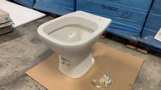 Taza de inodoro de pie D-code de Duravit DUR21080900002