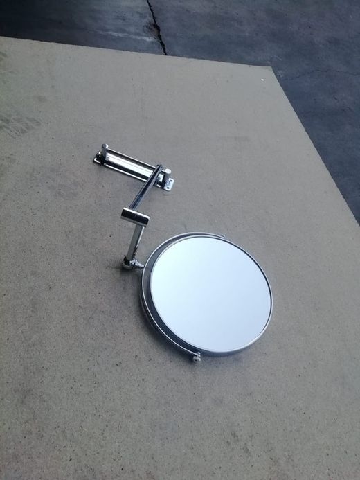 Espejo de aumento circular, orientable y extensible, de Vitra OBS541