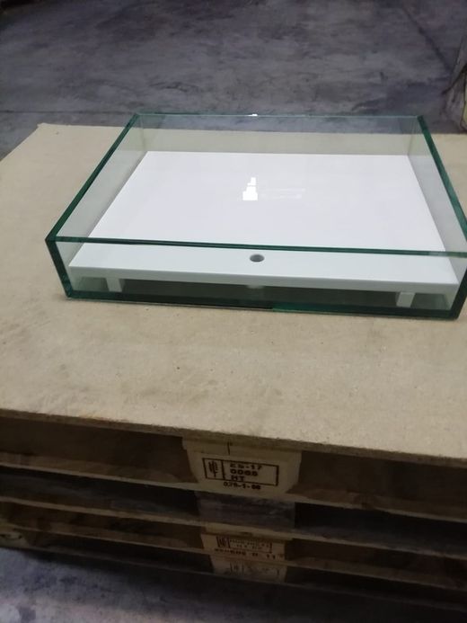 Vasque à poser en verre par Antonio Miró