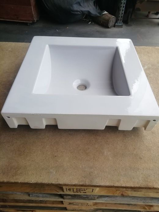 Lavabo suspendu gris clair, AQ2 par Vitra