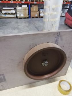 Lavabo à poser en caoutchouc, par Boing