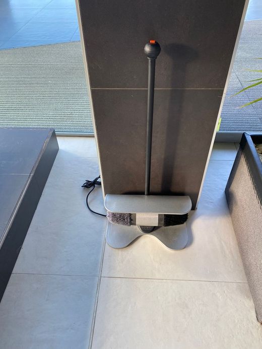 Máquina limpia zapatos elèctrica VITNITO002