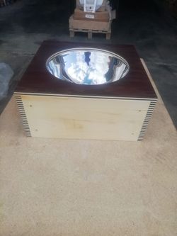 Vasque à poser en acier inoxydable et bois, par Vitra