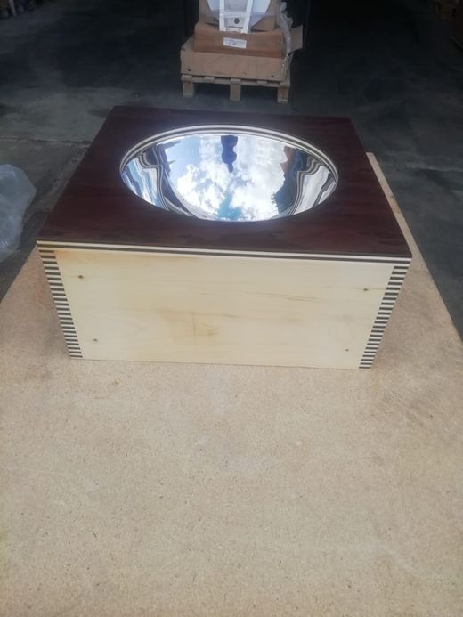 Vasque à poser en acier inoxydable et bois, par Vitra