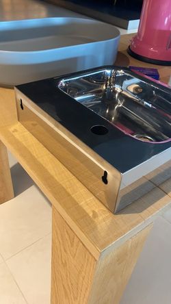 Lavabo a pared inoxidable, Nito Less de Vitra VIT5520000