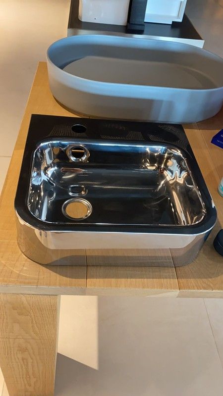 Lavabo a pared inoxidable, Nito Less de Vitra VIT5520000