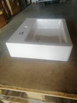 Lavabo suspendu ou à poser, Nouvella par Vitra