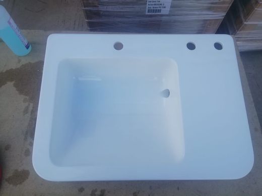 Lavabo suspendu en résine, Montecatini par Rapsel