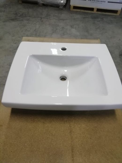 Lavatório de parede Bellevue 65x55 por Villeroy & Boch
