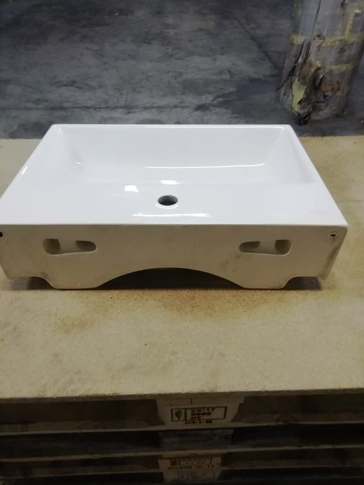 Lavabo suspendu Memento 60x42cm avec porte-serviettes par Villeroy & Boch