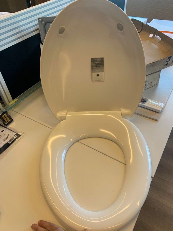 Abattant WC Pure Stone, par Villeroy & Boch — BRECOR