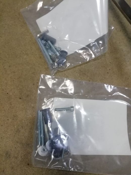 Lavabo Sentique 80x52cm suspendu avec porte-serviettes par Villeroy & Boch