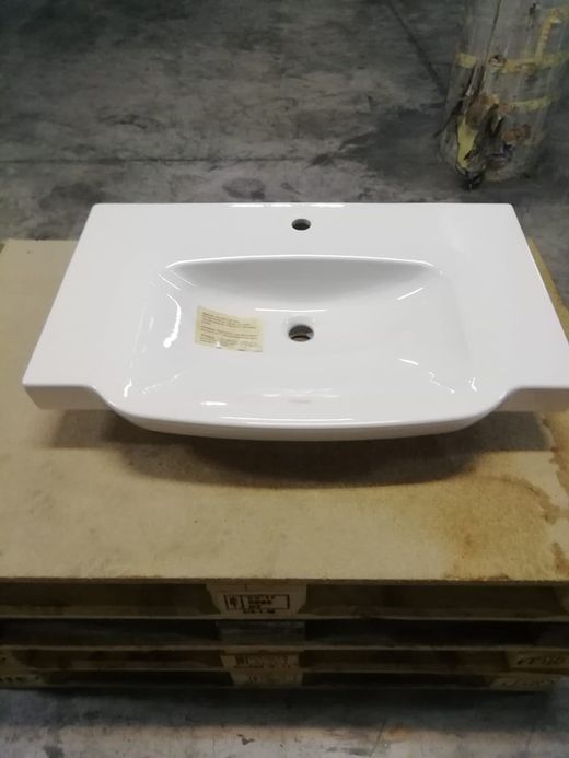 Lavatório de parede Sentique 80x52cm com toalheiro Villeroy & Boch