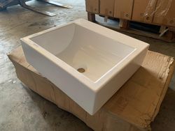 Vasque à poser carrée, Virginia, sans trou pour robinet.