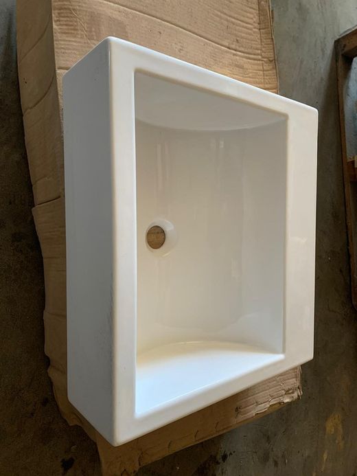 Vasque à poser carrée, Virginia, sans trou pour robinet.