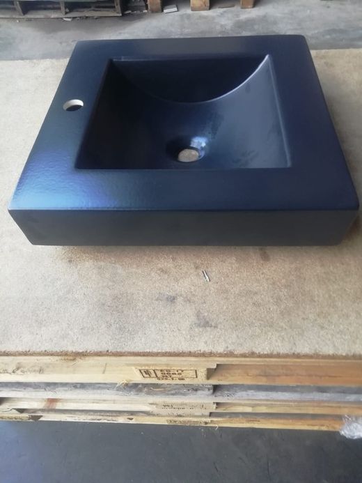 Vasque à poser noir mat, Aq2 par Vitra