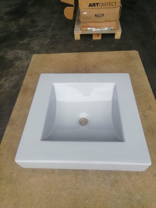 Lavabo suspendu gris perle, AQ2 par Vitra