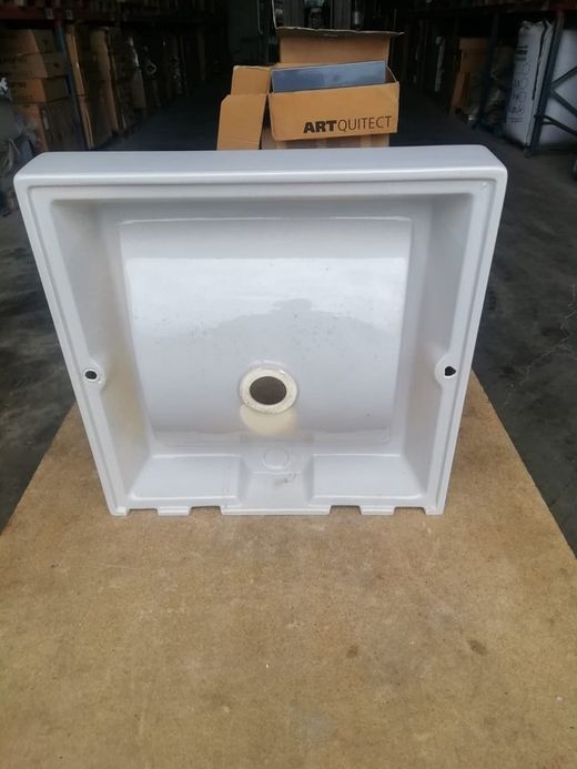 Lavabo suspendu gris perle, AQ2 par Vitra