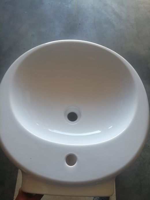 Lavabo rond avec pied intégré, Istanbul par Vitra