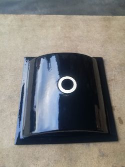 Lavabo sous plan noir, Aq10 par Vitra