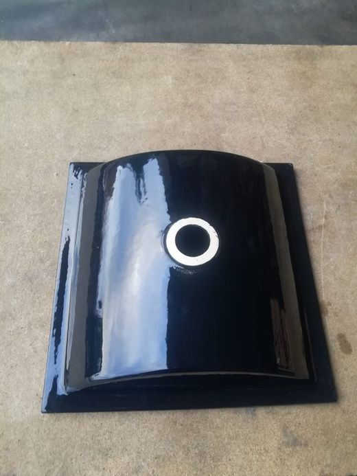 Lavabo sous plan noir, Aq10 par Vitra