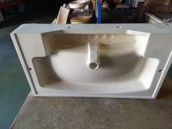 Lavabo a pared sin agujero para grifería, 90cm Surprise de Vitra OBS081